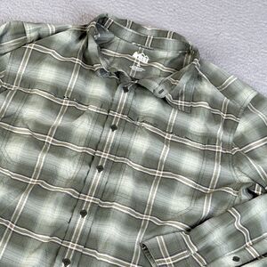 REI Co-op Sahara Plaid Button Down Shirt Men Medium Green Trail Work Hiking Tech